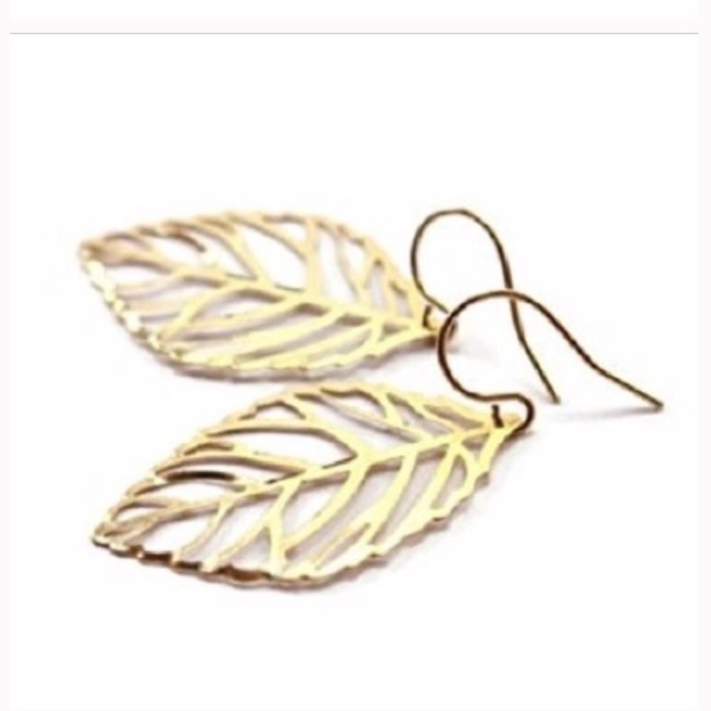 HANDMADE! Silver / Gold filigree leaf earrings